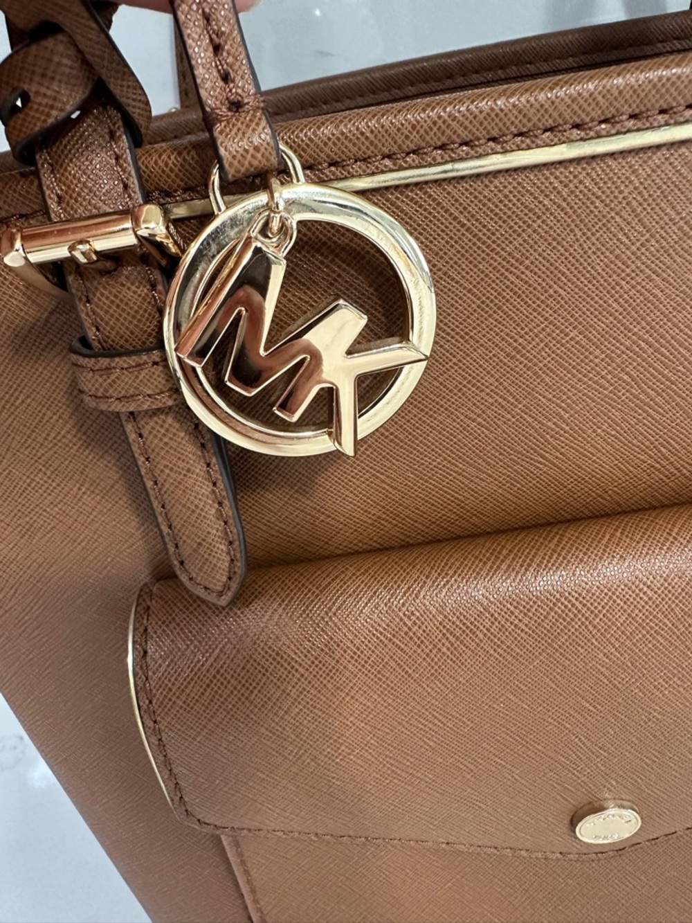 MK Michael Kors Jet Set Saffiano Leather Medium Pocket Tote Acorn Brown Purse - Picture 2 of 16
